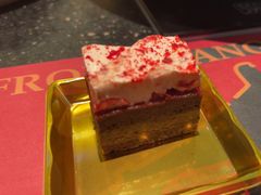 粉色樱桃鲜奶小蛋糕-牛New寿喜烧(闵行龙湖天街店)