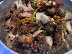 -休记光头香辣蟹干锅(绵竹店)