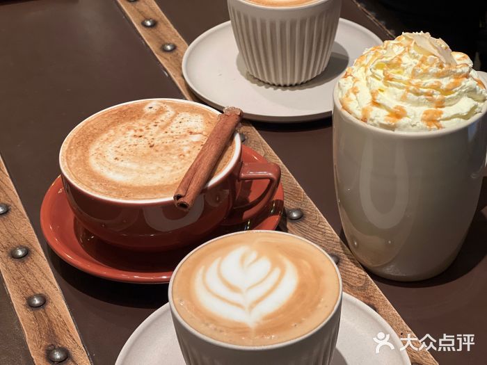 MAAN COFFEE漫咖啡榛果焦糖拿铁图片