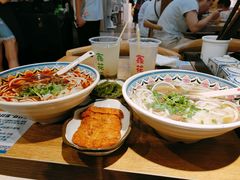 -鑫花溪牛肉米粉(人民广场店)