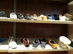 -UGG(燕莎奥特莱斯购物中心店)