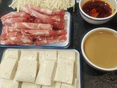 -灶知轩湘西石锅鱼(万佳广场店)