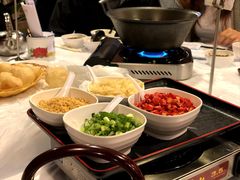 -鲜入围煮花胶鸡海鲜火锅