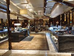 自助取餐区-盛宴标帜西餐厅龙虾.鲍鱼•牛排(重庆喜来登大酒店)