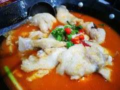 思茅酸汤鱼片-老滇山寨•云南特色菜•地方菜•民族风情歌舞表演(金碧店)