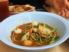 海鲜米粉冬阴汤-马里奥明星猪脚饭