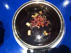 经典锅底-马路边边火锅串串(观前街店)