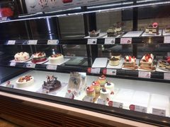 面包甜点陈列柜-巴黎贝甜(周浦海印店)