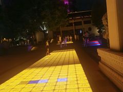 -绳金塔