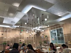 大堂-奈雪的茶(市百一店)