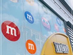 -m豆巧克力世界(上海世茂广场店)