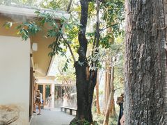 -Chom Cafe and Restaurant