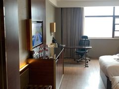 -武汉光谷广场杨家湾地铁站怡程酒店