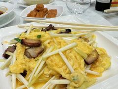 鲍芹虾球炒滑蛋-山泉公馆酒家(广州东站店)