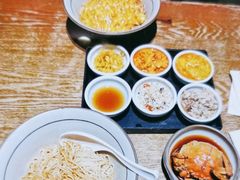-蟹黄鱼·海派深夜面馆(巨鹿路店)