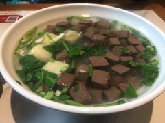 馋口鸭血汤-馋三尺蟹粉小笼(人民广场店)