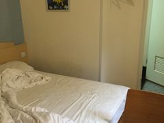 -7天连锁酒店(上海徐家汇龙华路地铁站店)