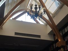 -钟书阁(松江泰晤士小镇店)