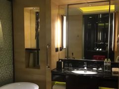 -成都保利公园皇冠假日酒店(熊猫基地店)