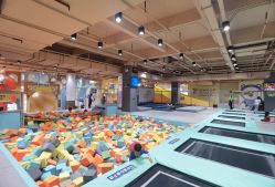 -反弹蹦床公园·运动乐园·团建·亲子派对(深圳观澜湖店)