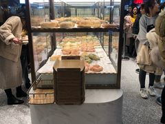 面包甜点陈列柜-奈雪的茶(湖滨银泰in77C区PRO店)
