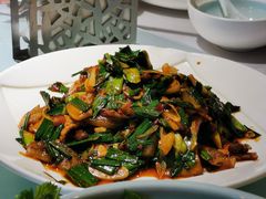 蒜苗回锅肉-锦庐道地川菜(来福士店)