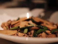 蘑菇炒冬笋-新荣记(南京西路店)