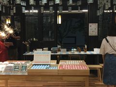 -猫的天空之城概念书店(杭州南宋御街店)