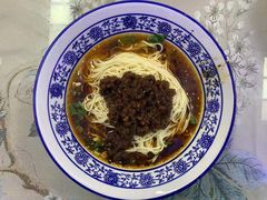 -渝之汇牛肉豌杂面