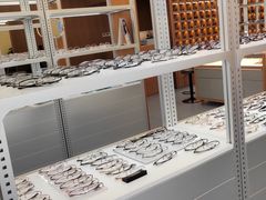 -无奔眼镜·蔡司·依视路授权店(马家堡店)