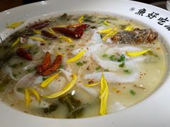 -江渔儿酸菜鱼·拔草餐厅(虎门君乐汇店)