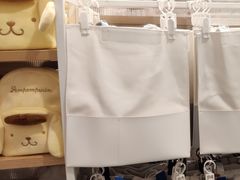 -名创优品(江南新地店)