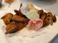 脆皮妙龄乳鸽-海鸿荟餐饮(中山北路店)