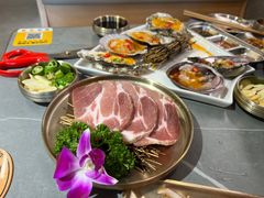 -围炉肉舍•炭烤活鳗•丹东海鲜烤肉(步行街店)