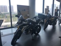 -太原宝诚宝马4S店(迎泽西大街店)