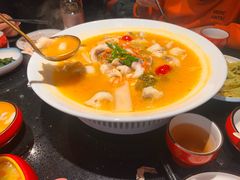 -山城外·非遗酸菜鱼(盛龙广场店)