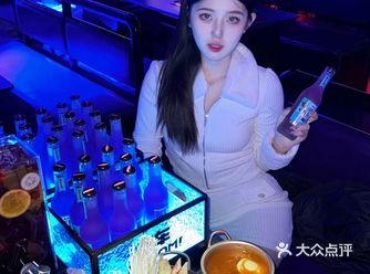 高新这边的大学城再也不愁去哪喝啦，真正适合学生党的酒吧