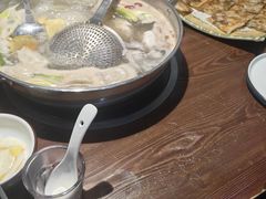 -乡土黄·鲜牛肉火锅·小龙虾(兴业街店)