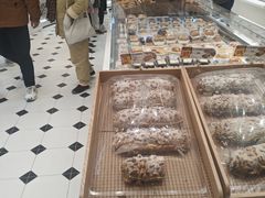 -85度C(生甜甜圈研究工坊·上海平凉店)