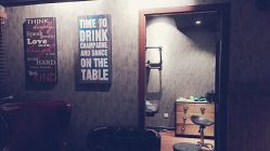 -鳌首刺青纹身 穿孔饰品店