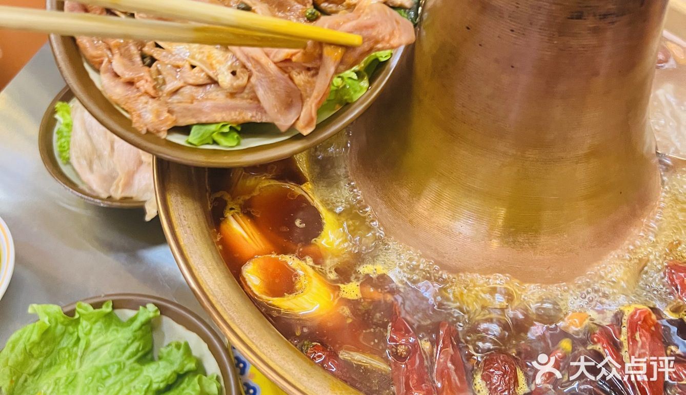 如果你在房山梅花庄附近，一定要来七安火锅打卡哦！