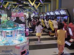 -反斗乐园π·电玩·高空拓展·蹦床(龙华天虹店)