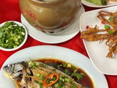 -先鲜鲫鱼粥
