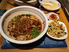 窖坛卜豆角炒肉米粉-呷佬·长沙手工米粉(金沙江路店)