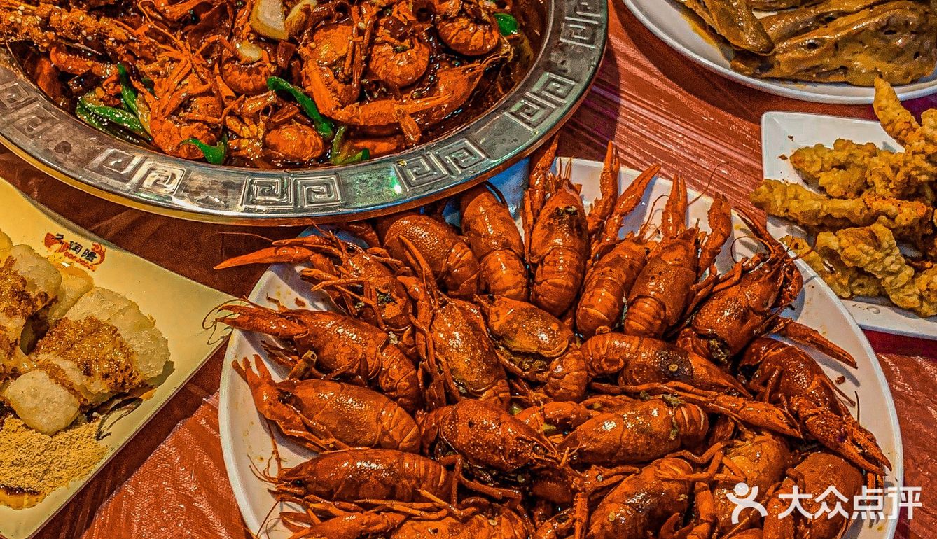 是和三五好友一起吃龙虾小酌的季节了🦞🦞🦞
