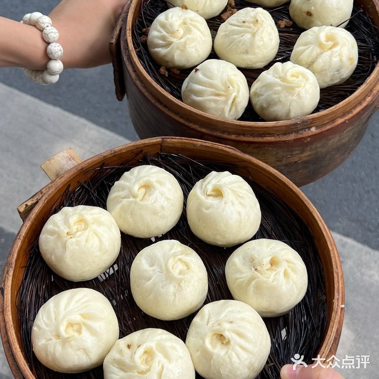 专门开车来玉林路吃的包子。。。值得我N刷!!