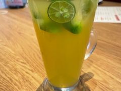 清雅卡曼橘白豪绿茶饮料-必胜客(吾悦广场店)