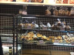 面包甜点陈列柜-国际饭店·帆声西饼屋(黄河路店)