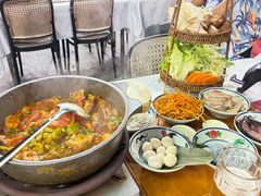 -刘姐啤酒鱼民族演艺餐厅(西街总店)