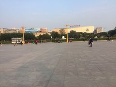 -人民广场